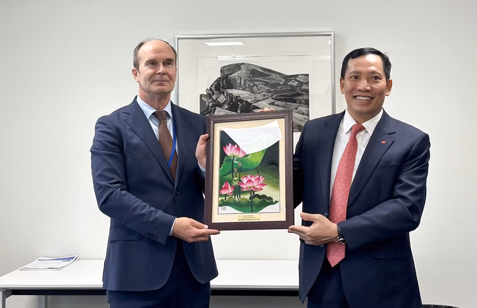 Vietnam, Finland strengthen security cooperation -0