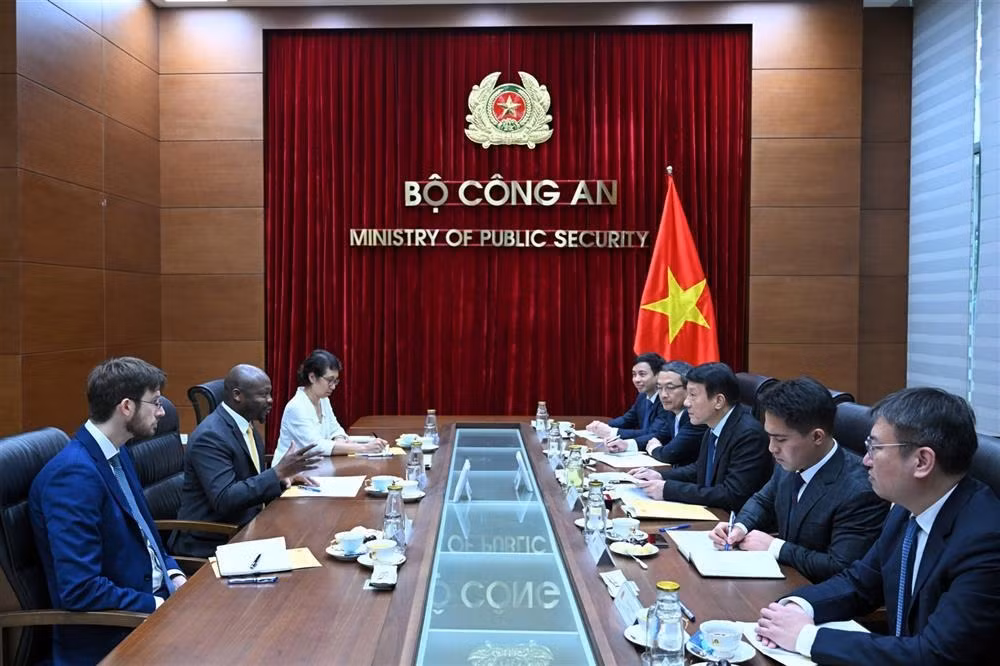 Minister Luong Tam Quang receives Google Asia-Pacific Vice President -0