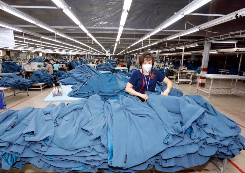 Number of newly-registered, reoperating firms -0