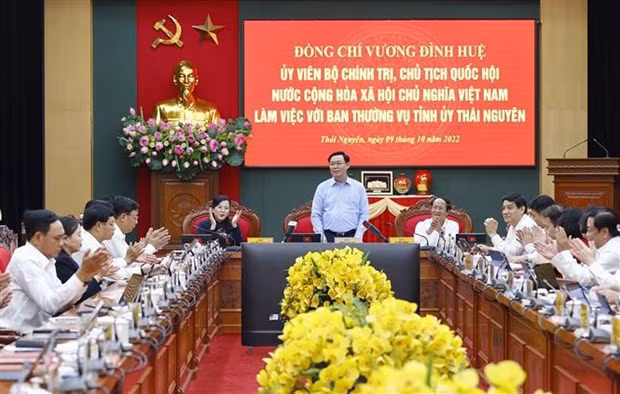 NA Chairman pays working visit to Thai Nguyen province -0