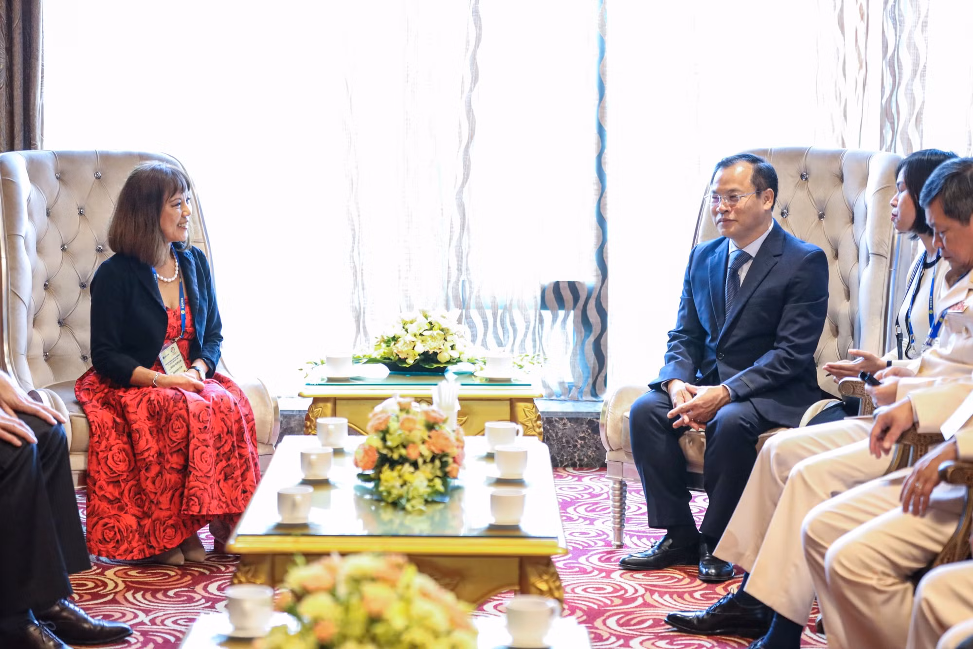 Deputy Minister Nguyen Van Long receives delegates attending APCCA 41 -0