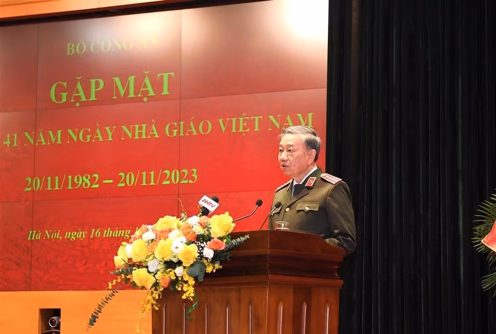Minister To Lam hosts lecturers from public security educational and training institutions -0