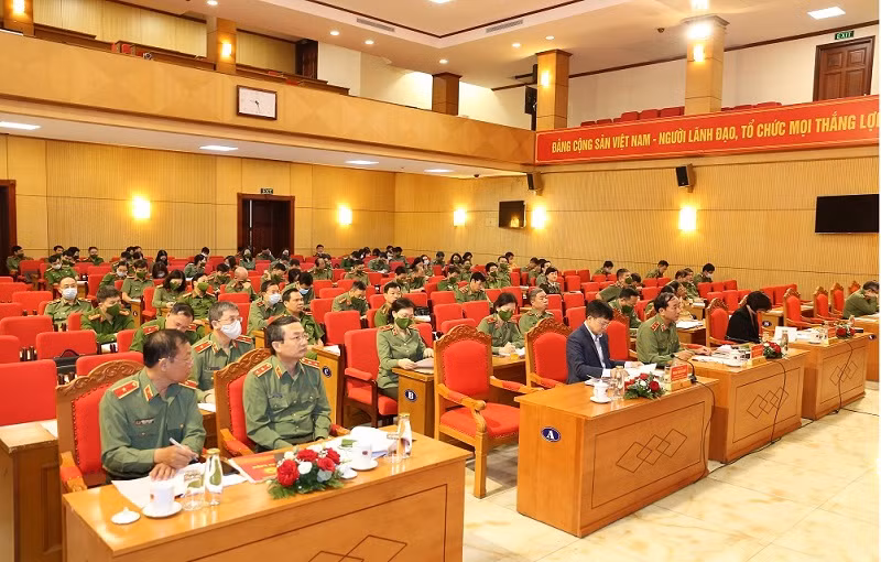 Seminar discusses building of grassroots-level Party organizations in Public Security Forces -0