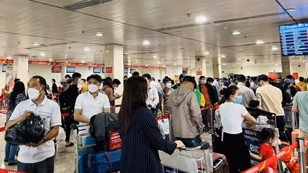 Ministry of Public Security instructs forces to enhance security at air border gates ảnh 3