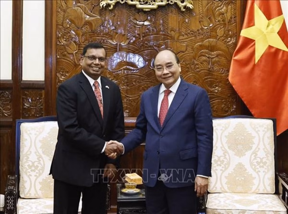 President receives outgoing ambassadors of Sri Lanka, Cambodia -0