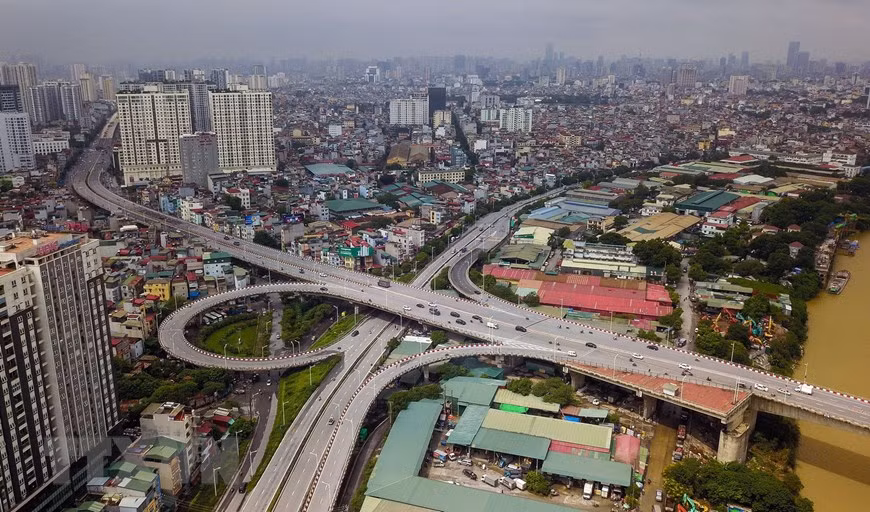 Modern intersection give Hanoi urban facelift -5