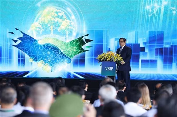 PM witnesses work starts on third Vietnam - Singapore Industrial Park in Binh Duong -0