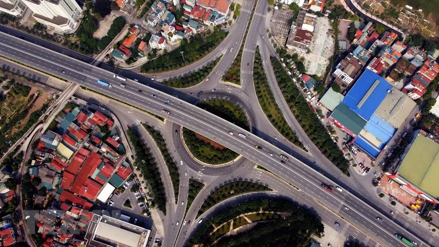 Modern intersection give Hanoi urban facelift -7