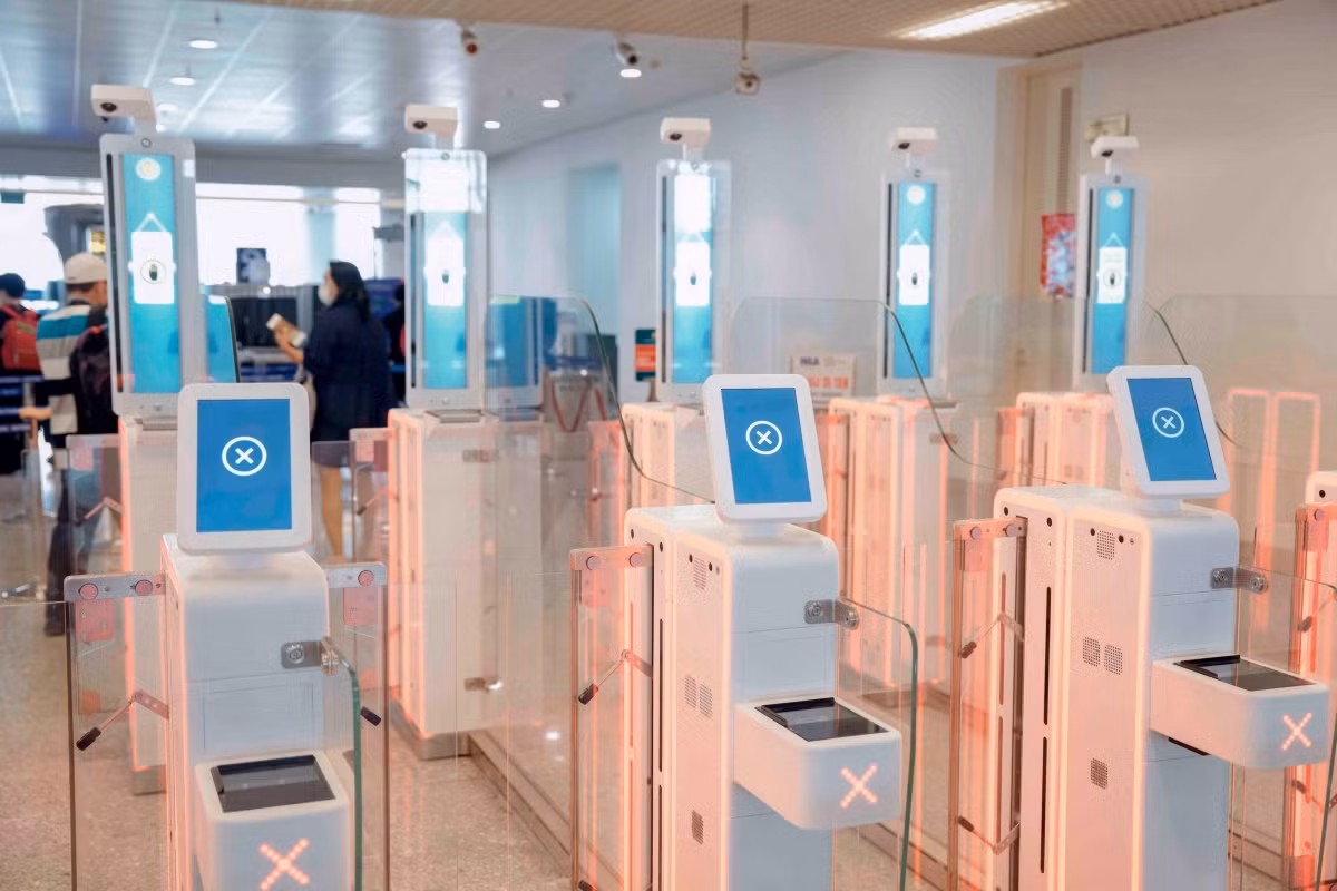 Five Vietnamese airports launch automatic entry systems -0