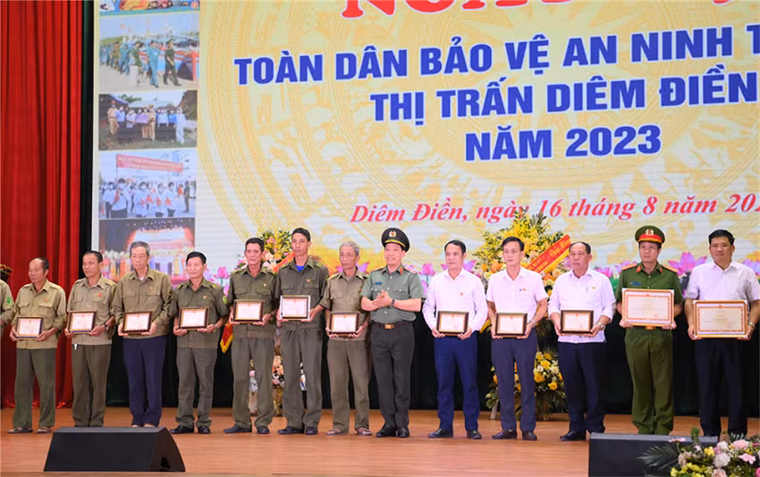 Thai Binh hosts “All People Protect National Security” festival -0