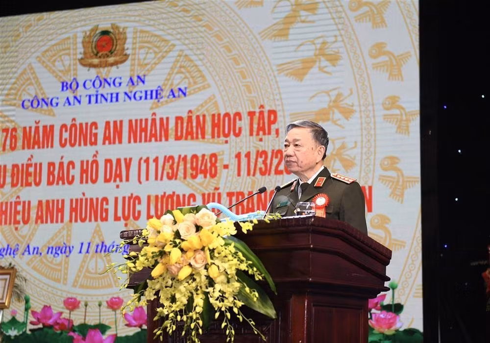 Nghe An police receive title “Hero of the People's Armed Forces” -0