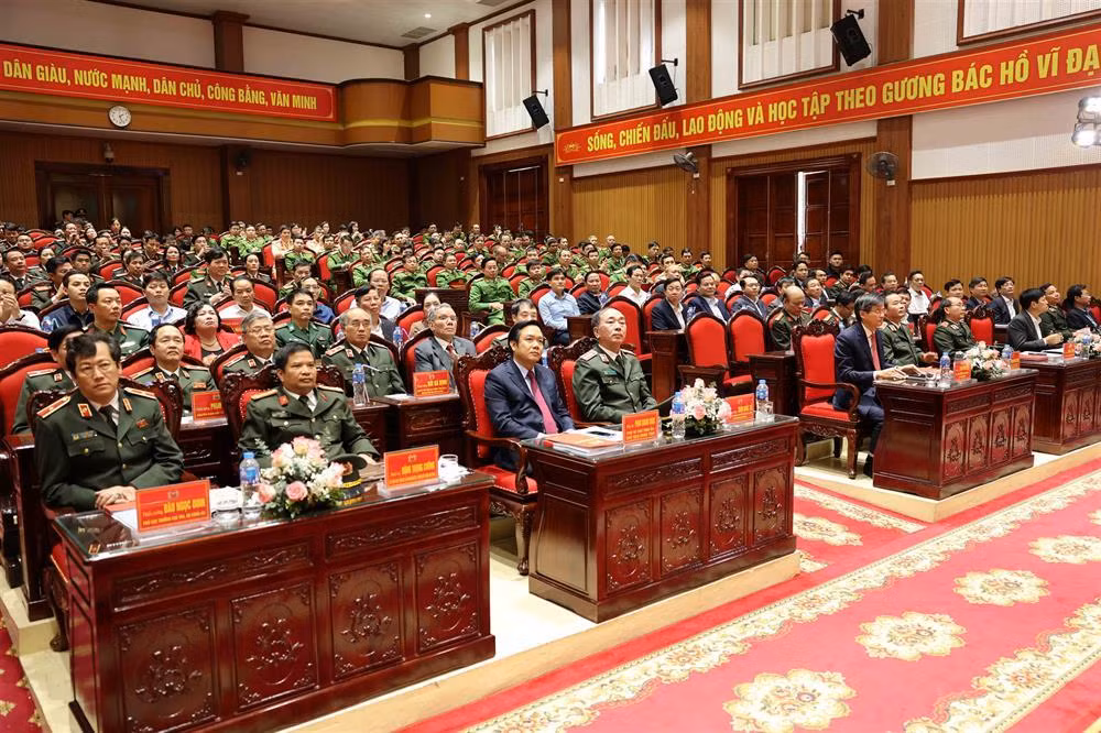 Ninh Binh provincial police reviews task performance -0