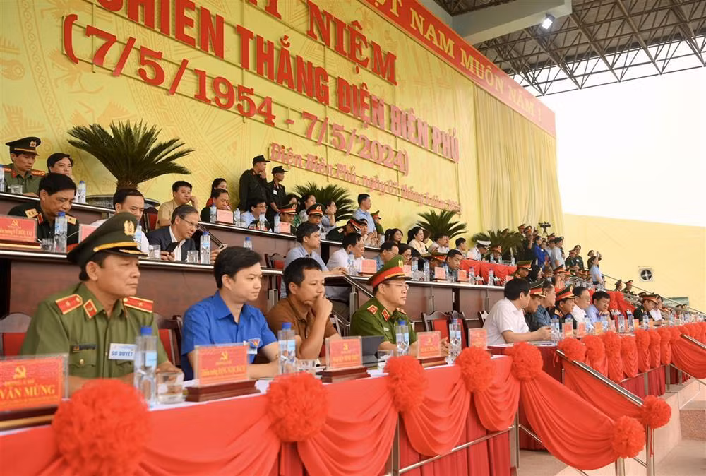 Drill to celebrate 70th Anniversary of the Dien Bien Phu Victory held -0