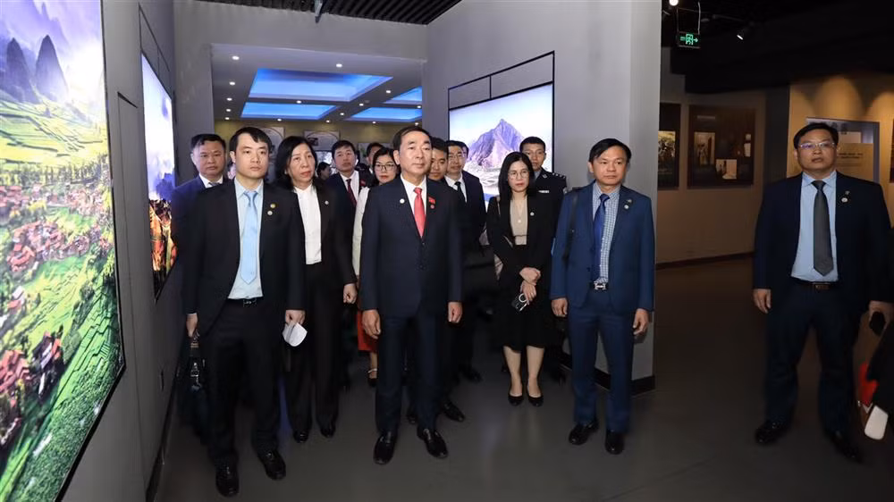 Deputy Minister Tran Quoc To visited and worked in Yunnan province, China -0