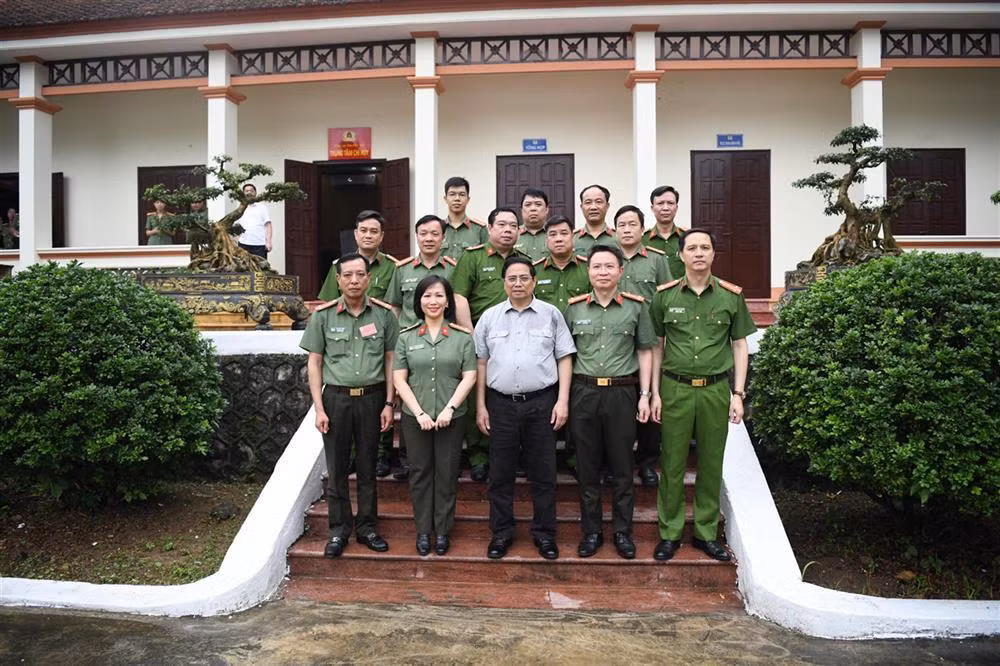 PM Pham Minh Chinh visits Phu Tho Provincial Police Command Information Center -0