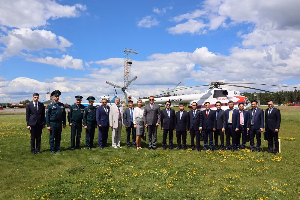 Deputy Minister Le Quoc Hung visits Belarus -0