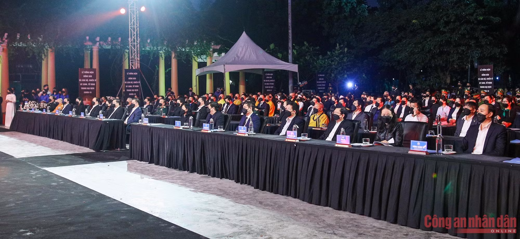 Memorial ceremony held for COVID-19 victims -1