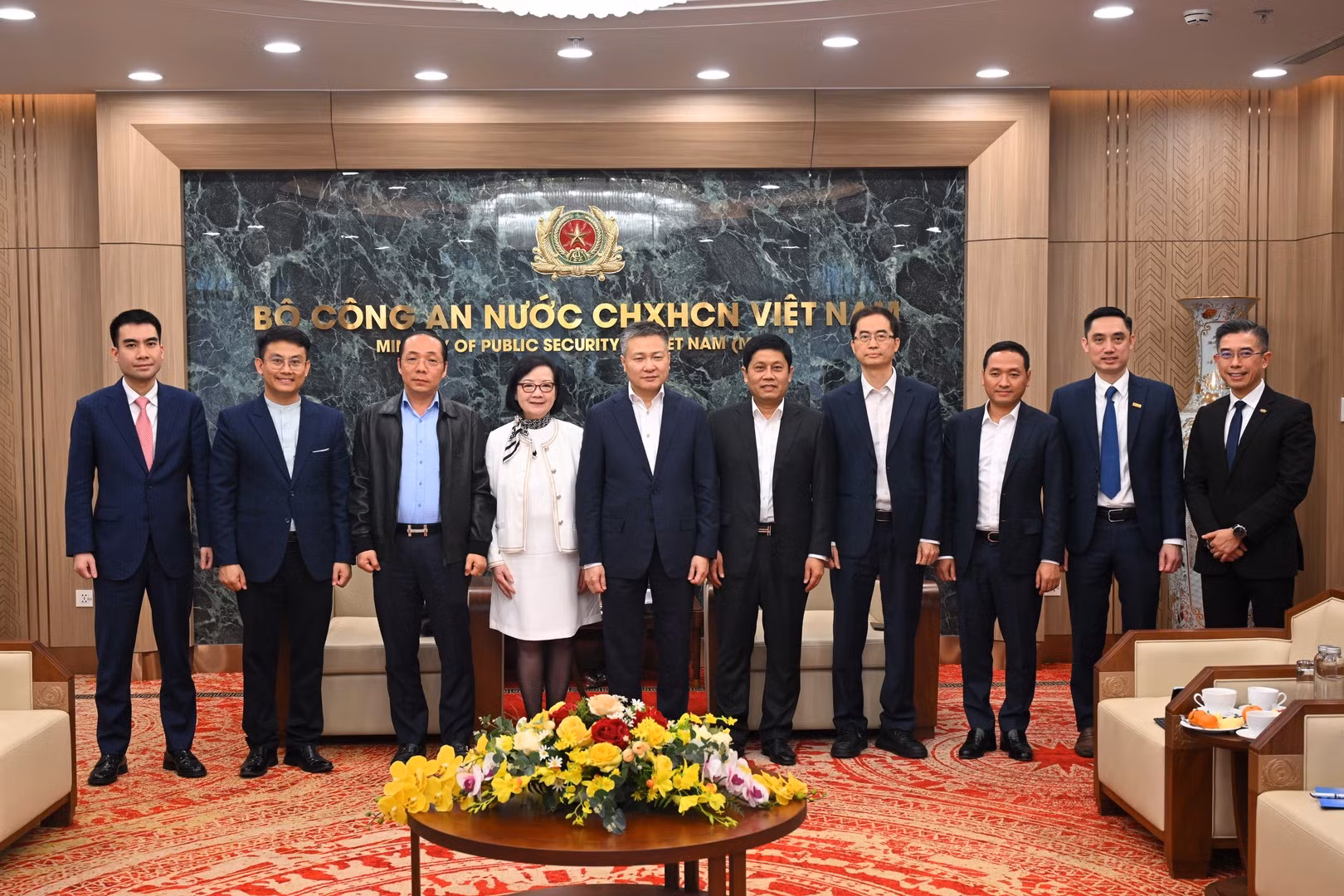Attracting intellectual resources of overseas Vietnamese experts for building the security industry -1