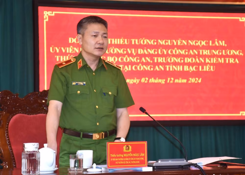Deputy Minister Nguyen Ngoc Lam works with Bac Lieu Provincial Police -0