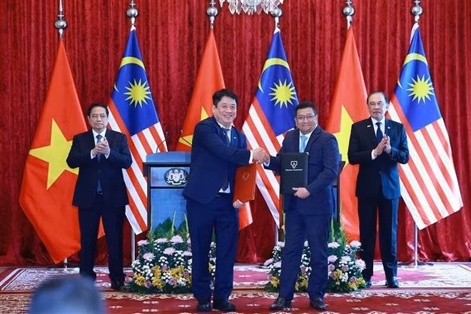 Vietnamese, Malaysian PMs hold joint press conference following Kuala Lumpur talks -0