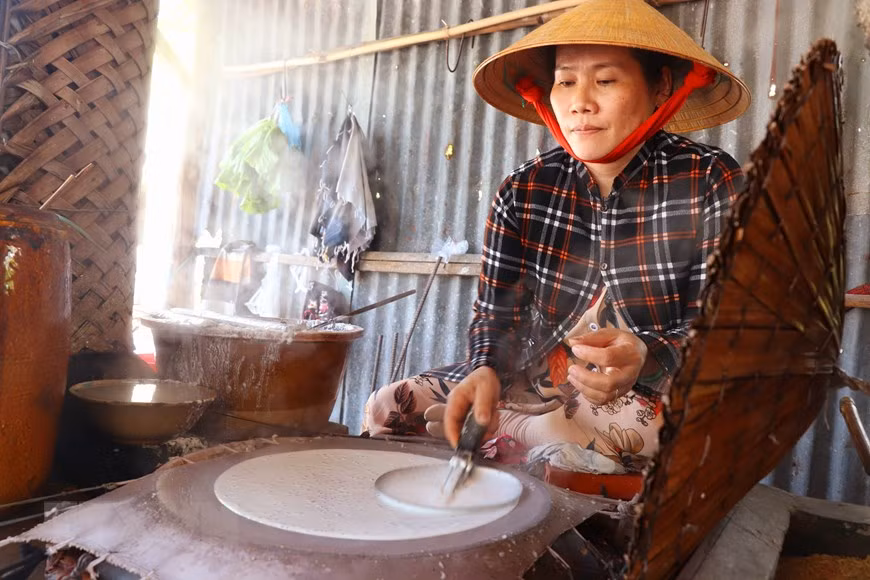 Thuan Hung - a special rice paper craft village -3
