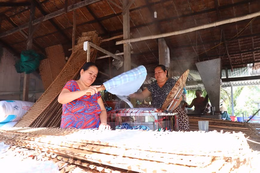 Thuan Hung - a special rice paper craft village -4