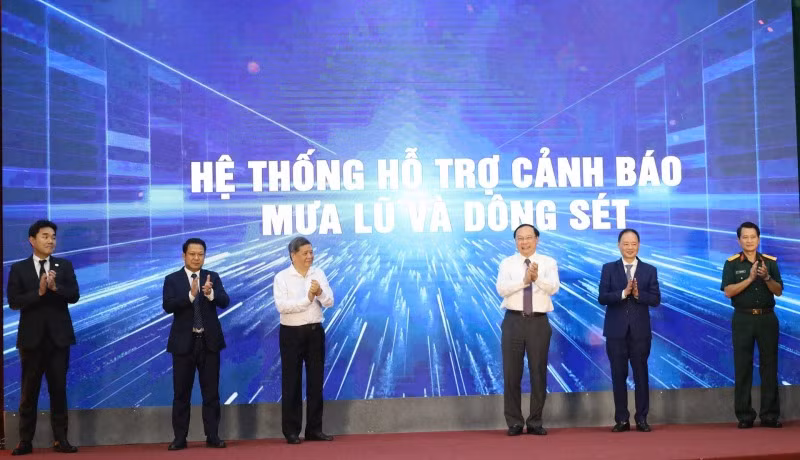 Vietnam launches first warning system for thunderstorm, lightning, flood -0