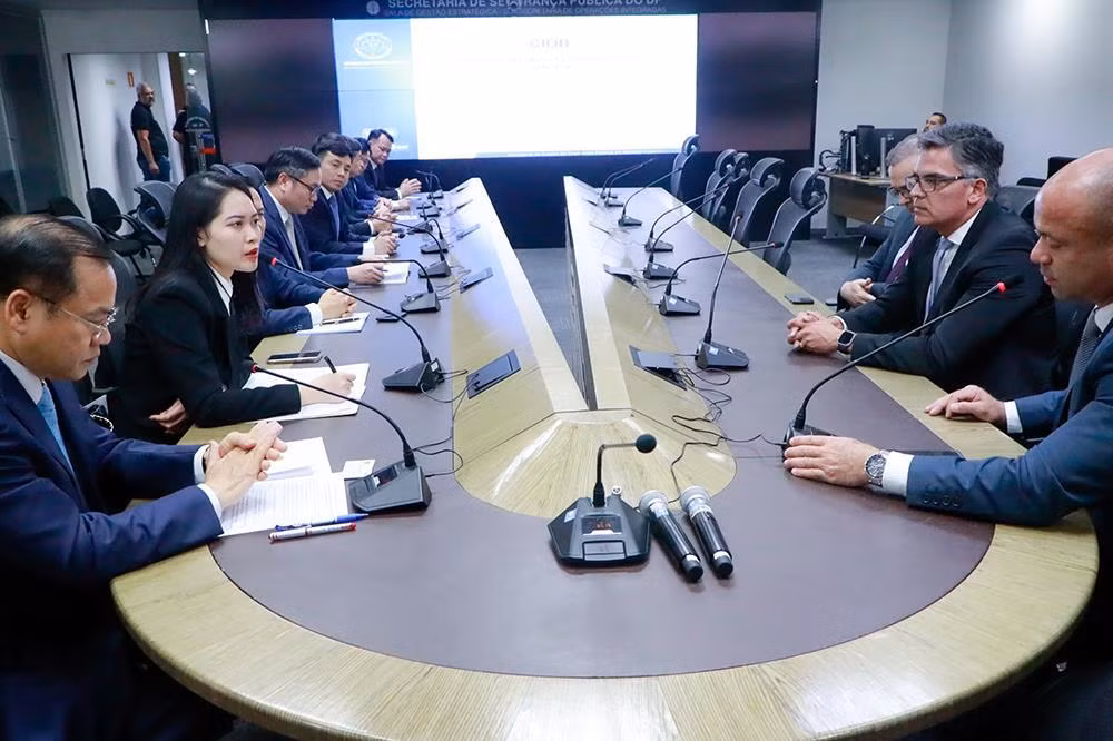 Deputy Minister Nguyen Van Long visits Brazil -0