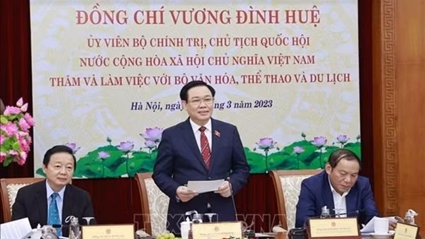 NA Chairman meets Ho Chi Minh City’s former revolutionary prisoners ảnh 2