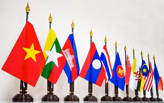 Integration into ASEAN - stepping stone for Vietnam’s int’l economic integration -0