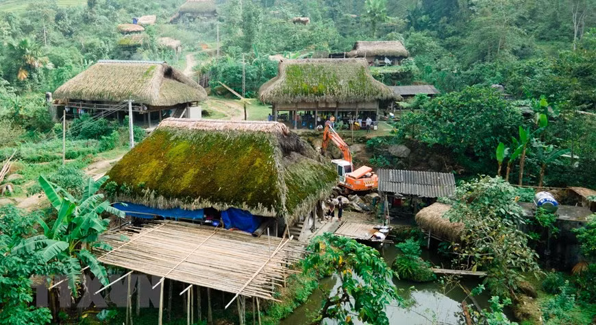 Unique mossy roofs on Tay Con Linh range -3