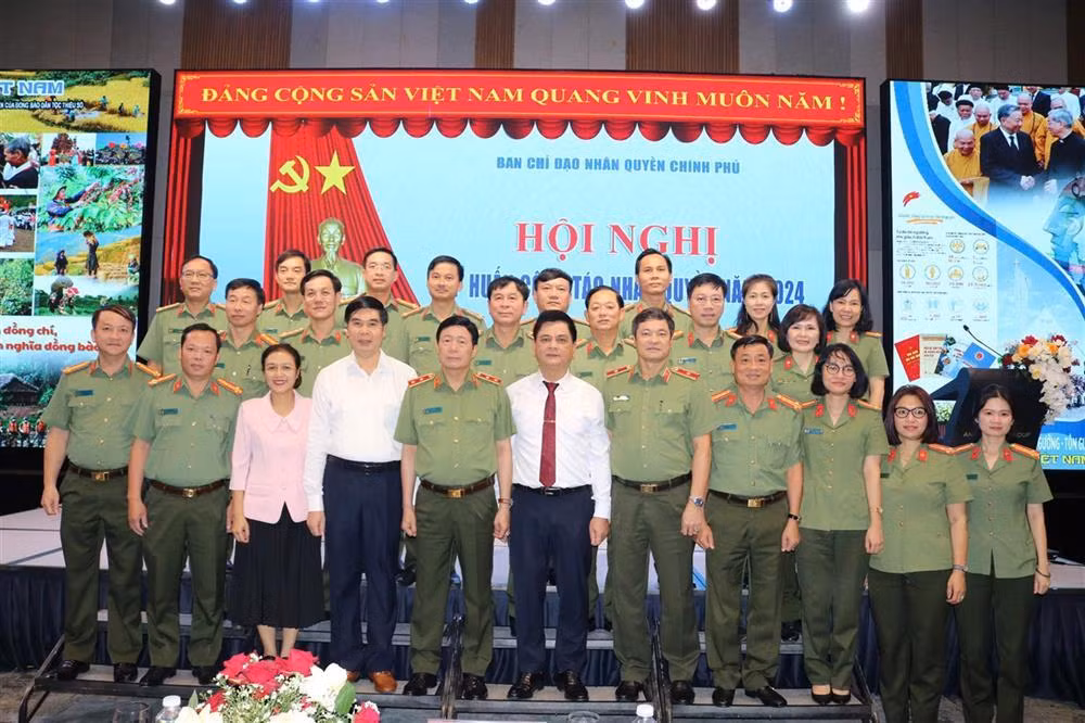 Authorities attach much importance to protecting and promoting practice of human rights -0