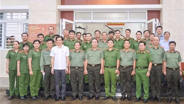 Deputy Minister Tran Quoc To inspects emulation and rewards work in Phu Yen ảnh 3