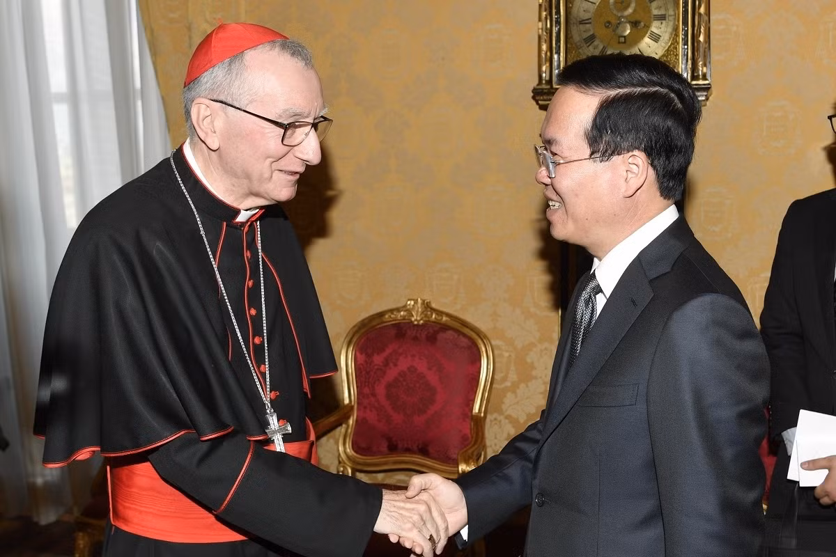 Vietnamese President visits the Vatican, meets with Pope Francis, Cardinal Pietro Parol -0