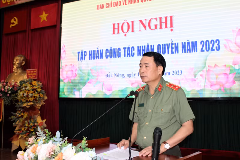 300 officials participate in workshop on human rights -0