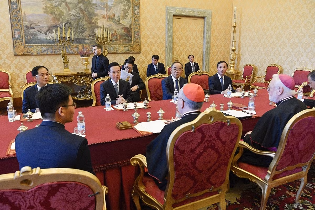 Vietnamese President visits the Vatican, meets with Pope Francis, Cardinal Pietro Parol -0
