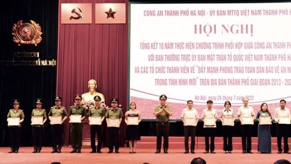 General Le Quy Vuong becomes Chairman of Vietnam Public Security Veterans’ Association ảnh 4