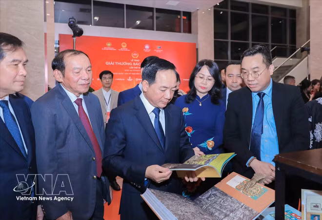 More than 50 outstanding books honoured at 8th National Book Awards -0