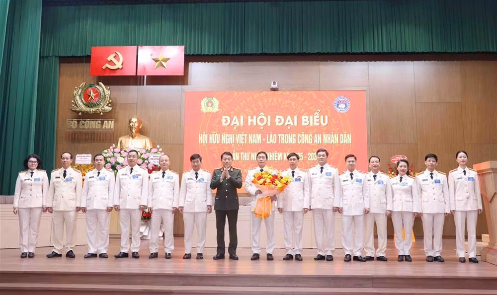 1st Congress of Vietnam-Laos Public Security Forces Friendship Association for 2025-2030 term takes place in Hanoi -0