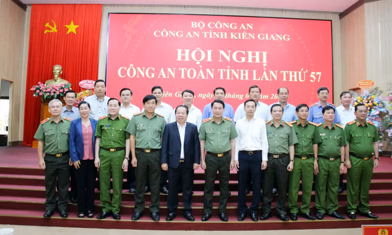 Kien Giang Police reviews performance of tasks -0