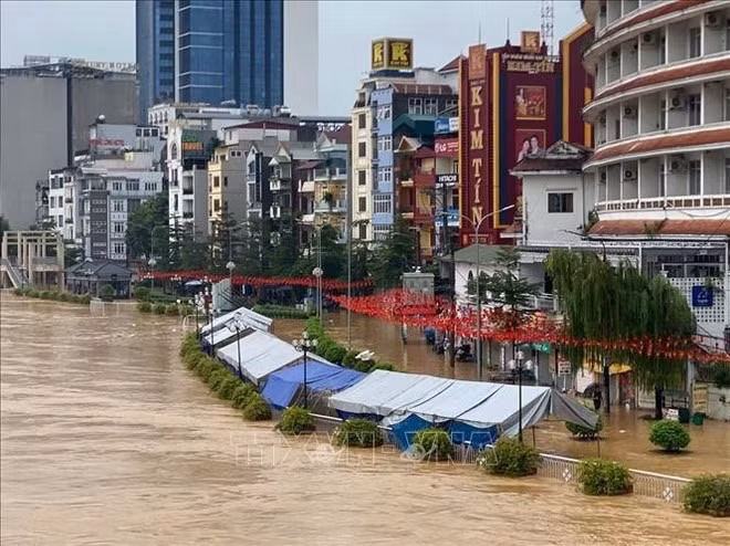 PM orders urgent response to floods and landslides in northern provinces -0