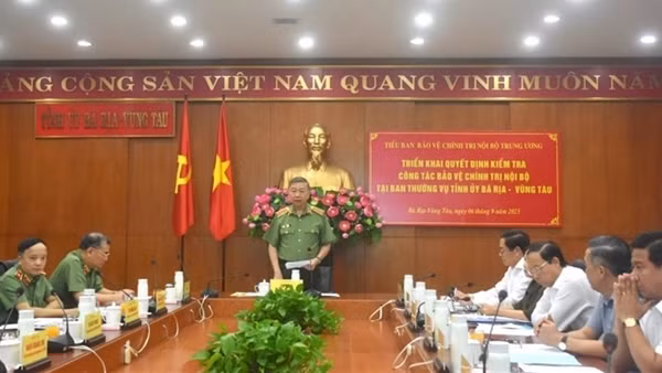 A high-ranking public security officer posted to Central Inspection Commission ảnh 2