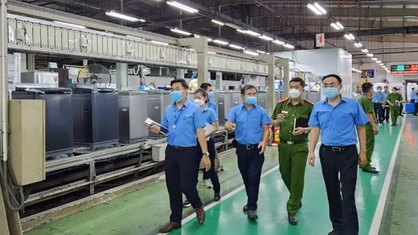 MPS attaches importance to ensuring worker security ảnh 4