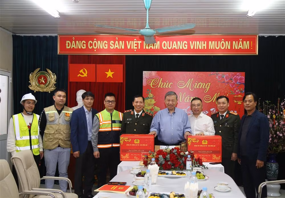 Minister To Lam inspects construction site of the Ministry of Public Security headquarters -0