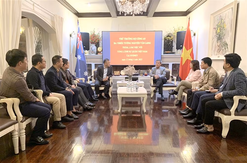 Deputy Minister Nguyen Van Long visits Australia -0