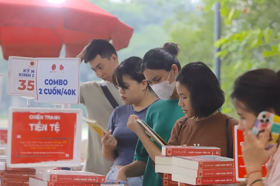 30 publishers and book distributors join Hanoi Book Fair 2023 -0