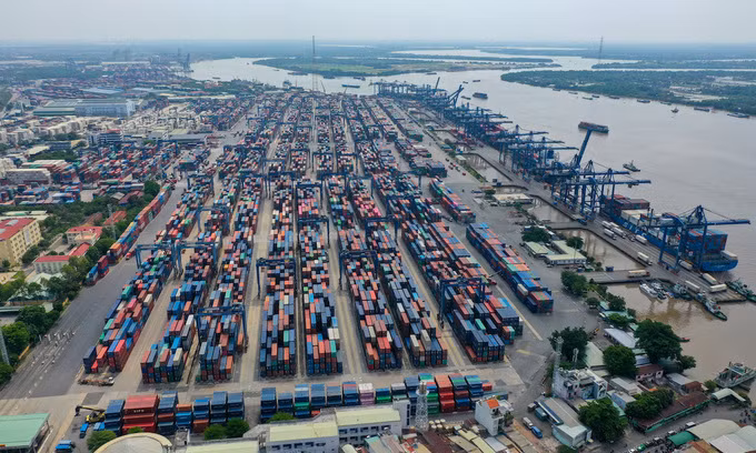 HCM City's port resumes normal operations -0
