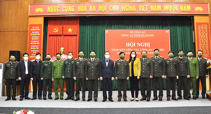 Ha Giang provincial Police Department reviews task performance in 2021 -0