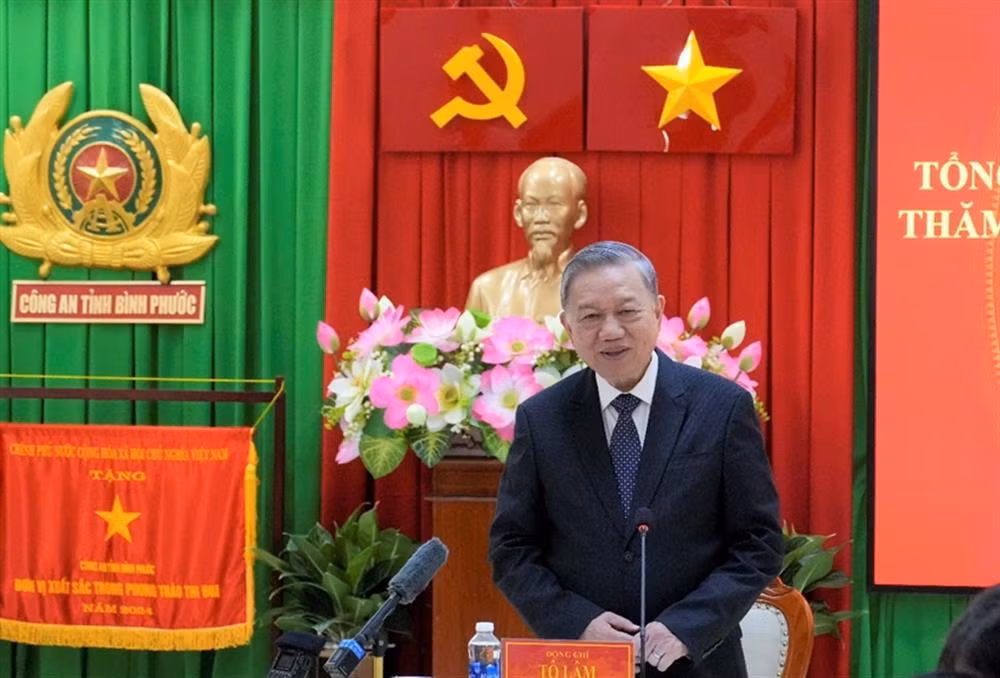 General Secretary To Lam visits Binh Phuoc Provincial Police Department -0