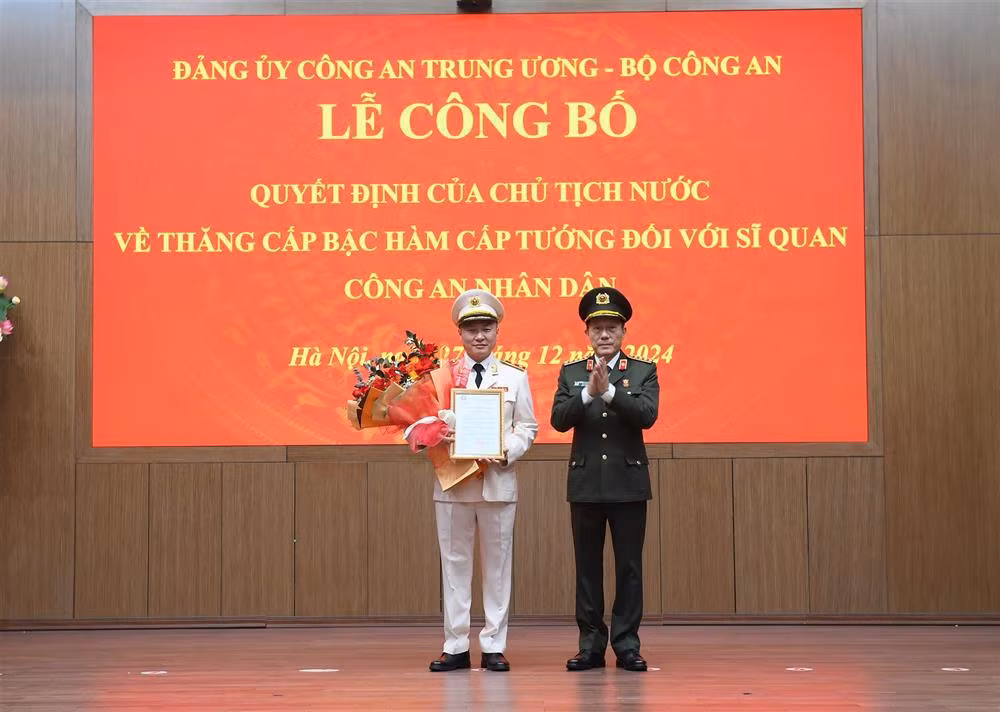 Deputy Minister of Public Security Le Quoc Hung promoted to Senior Lieutenant General -0
